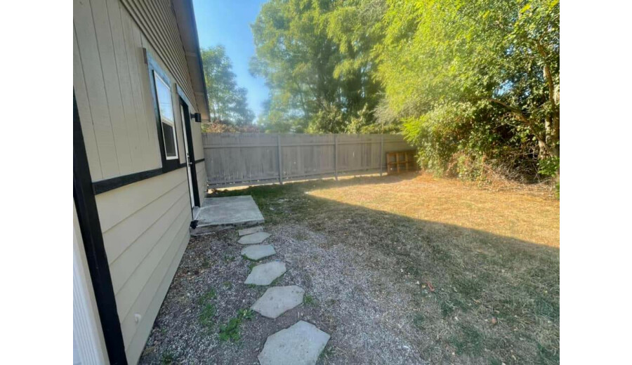 Здається студія -