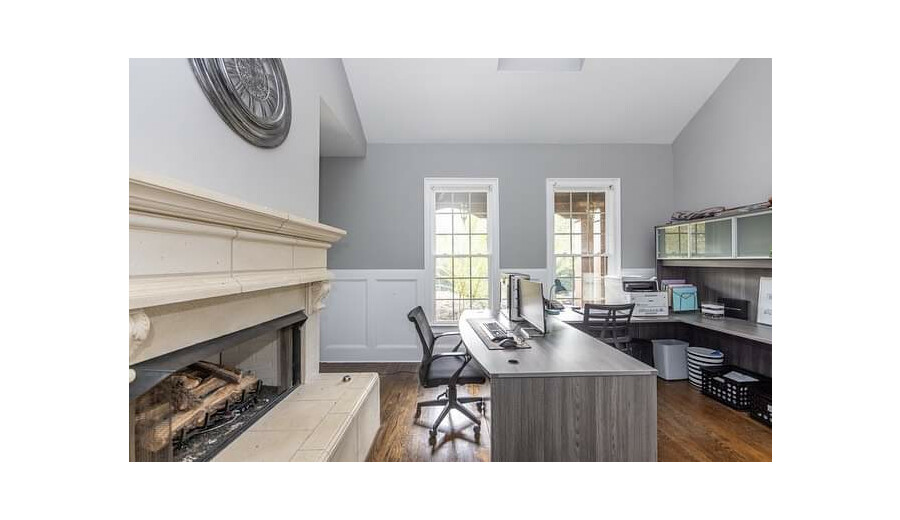 Продаж будинку -