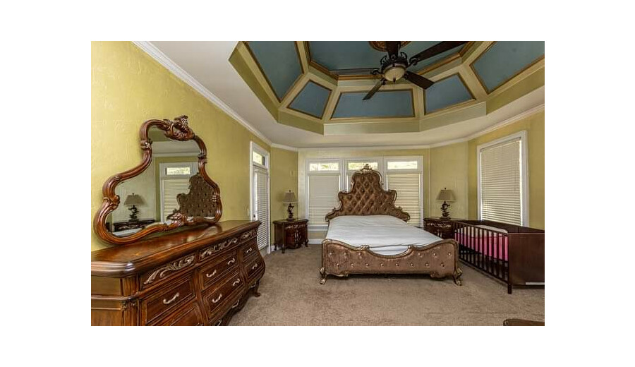 Продаж будинку -