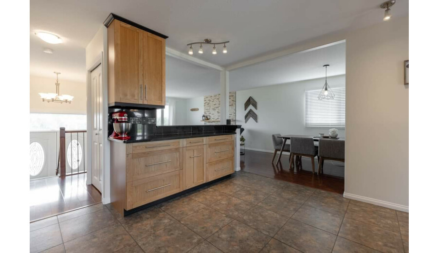 Продаж будинку -