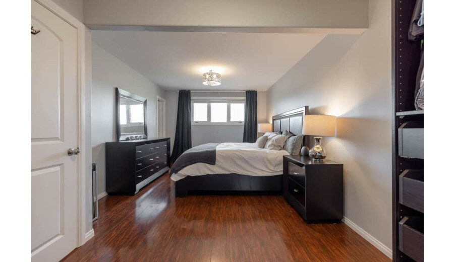 Продаж будинку -