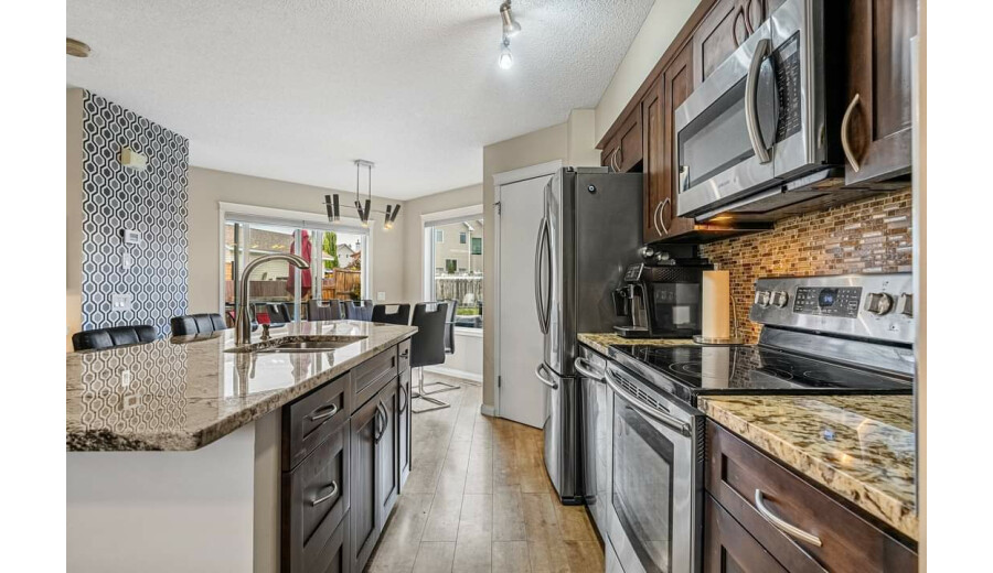 Продаж будинку -