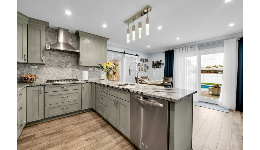 Продаж будинку -