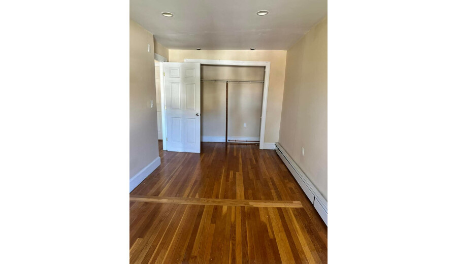 Здається кімната -