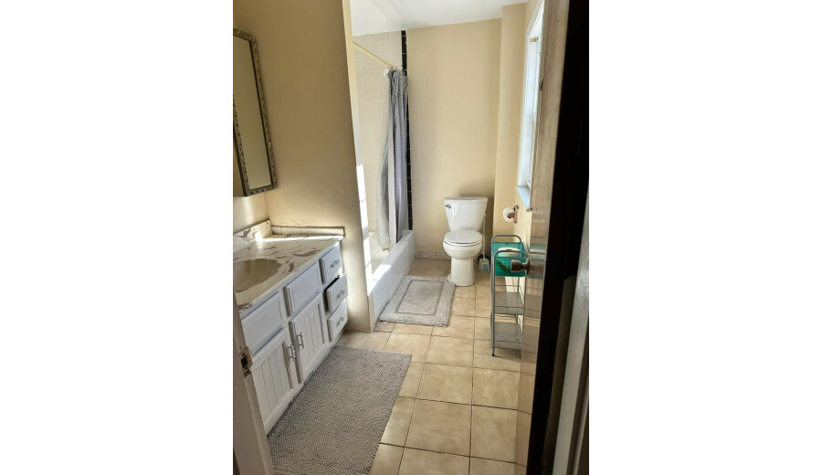 Здається кімната -