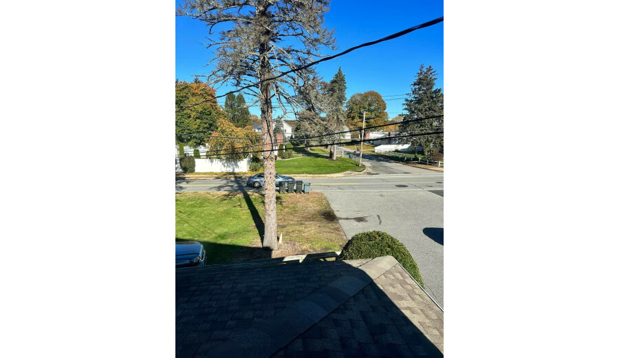 Здається кімната -