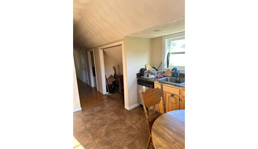 Здається кімната -