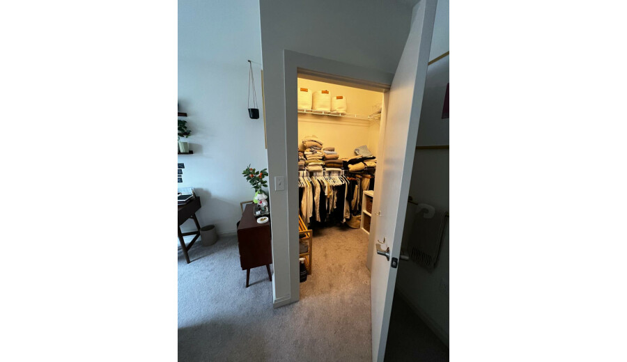 Здається кімната -