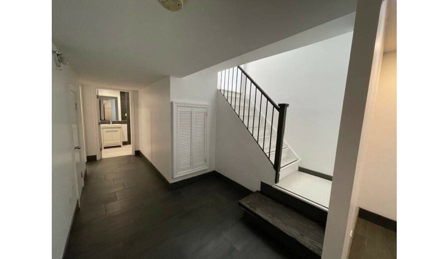 Здається квартира -