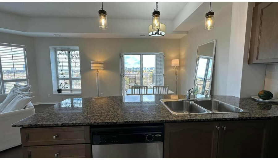 Здається мебльований пентхаус -