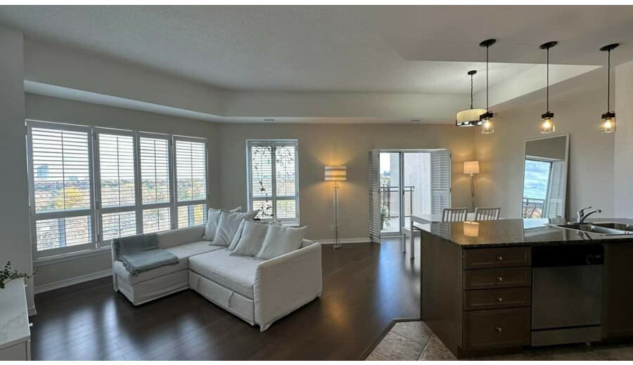 Здається мебльований пентхаус -