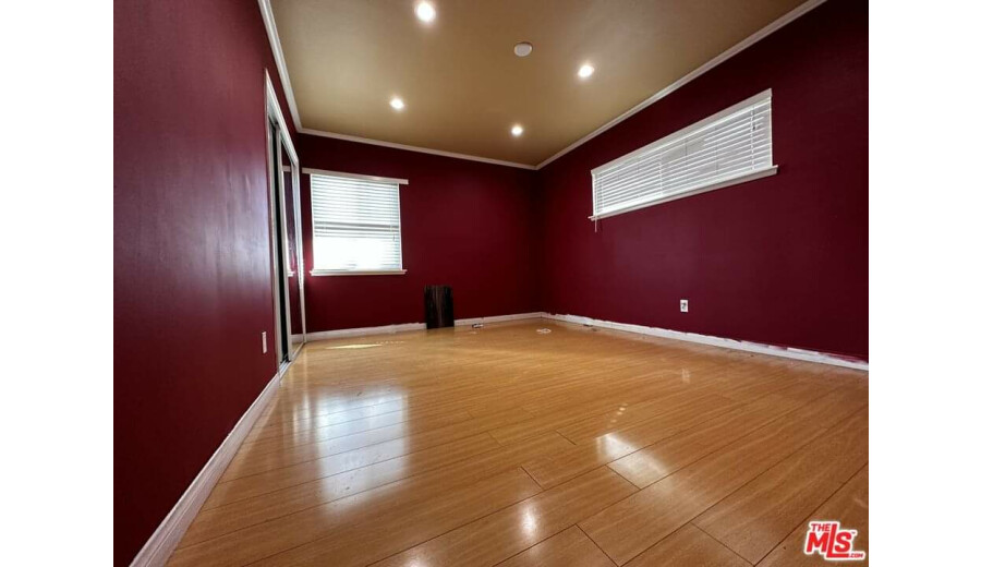 Здається будинок -