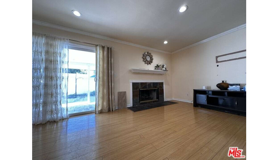 Здається будинок -