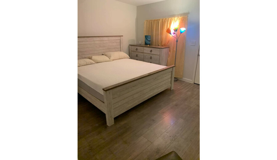 Здається кімната -