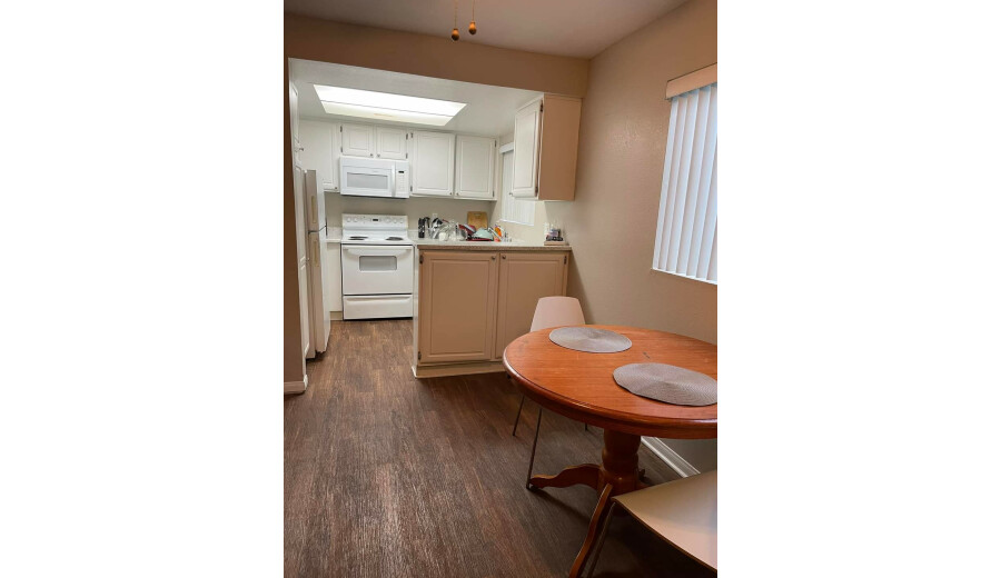 Здається кімната -