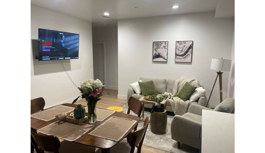 Здається кімната -