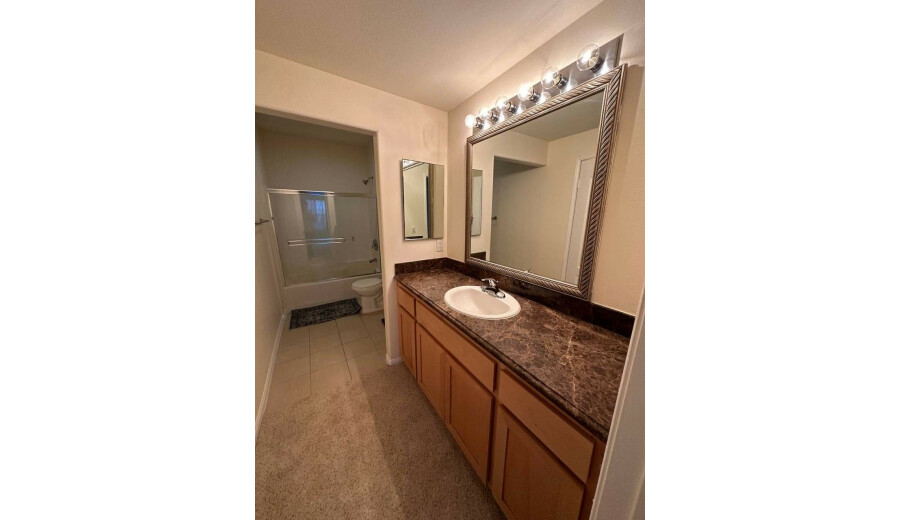 Здається кімната -