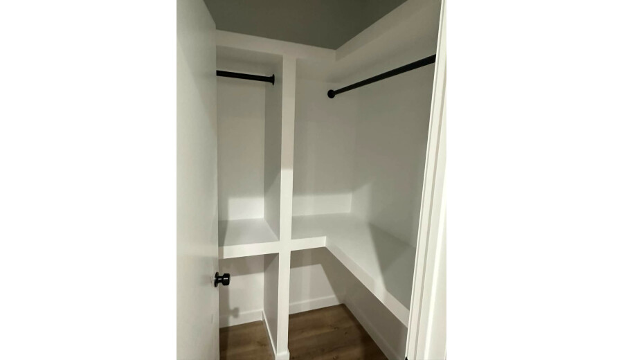 Здається кімната -