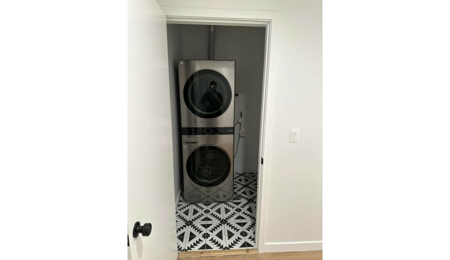 Здається кімната -