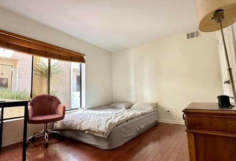 Здається кімната