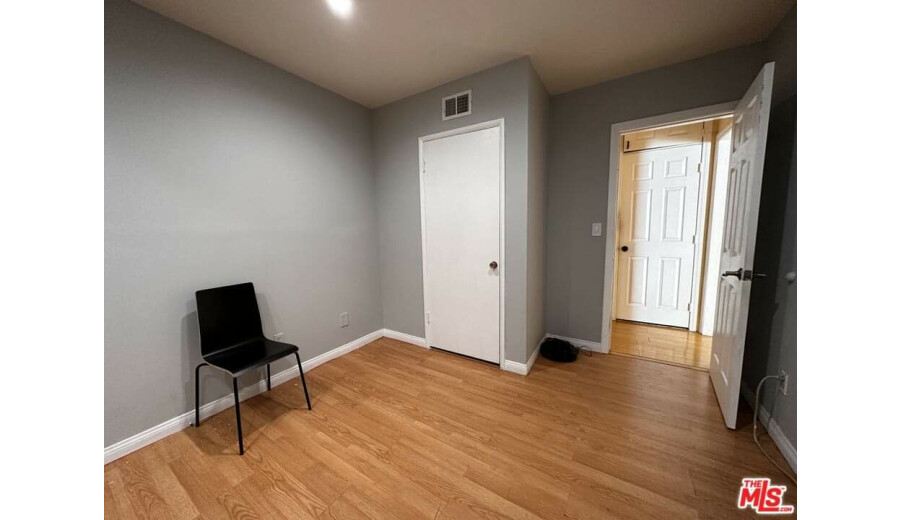 Здається будинок -