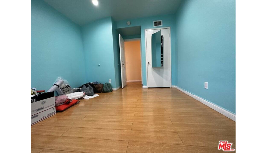 Здається будинок -