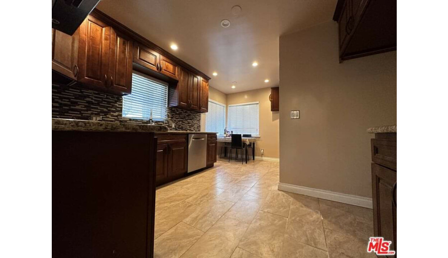 Здається будинок -