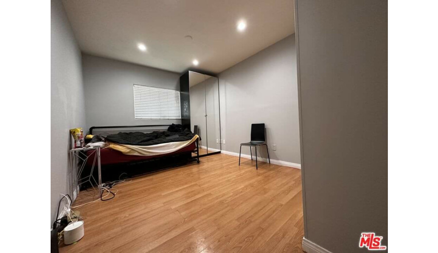 Здається будинок -