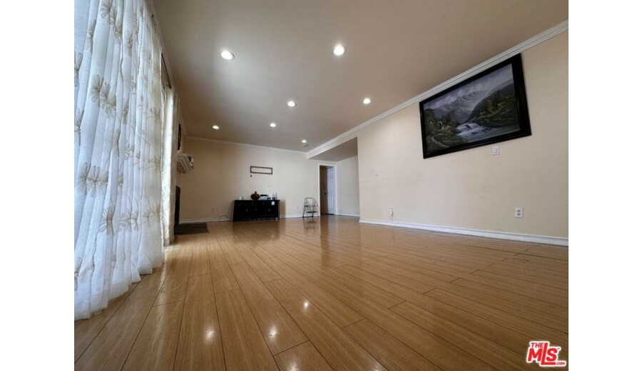 Здається будинок -