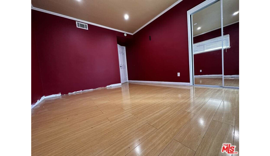 Здається будинок -