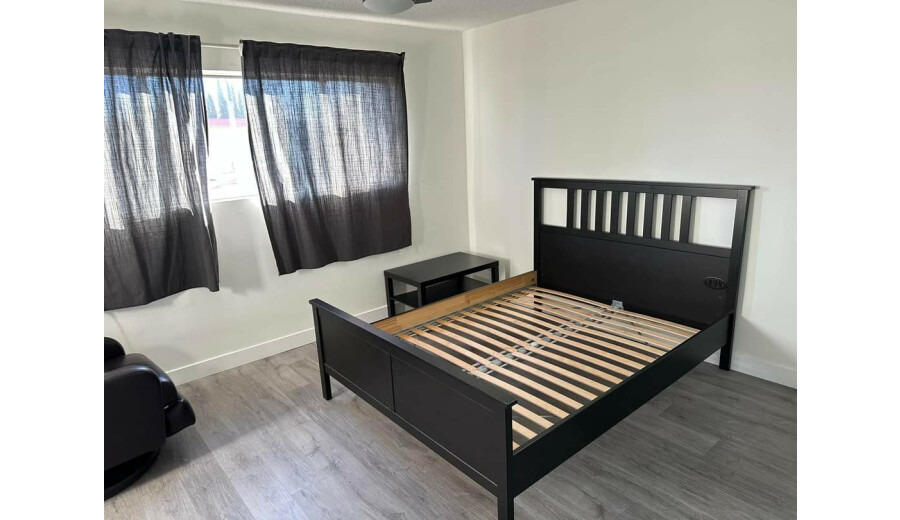 Здається кімната -