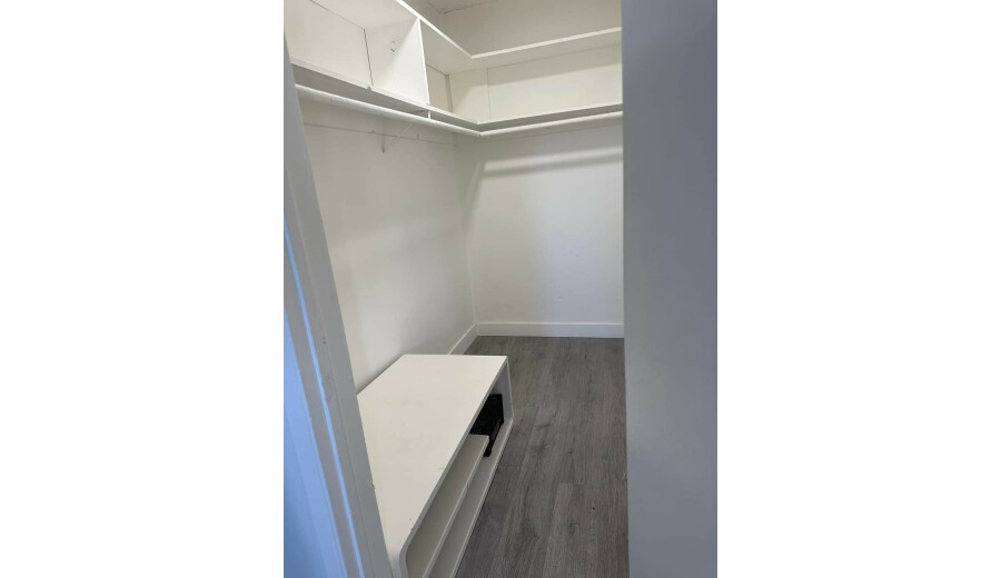 Здається кімната -