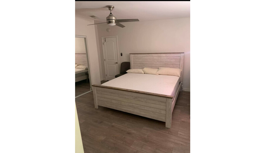 Здається кімната -