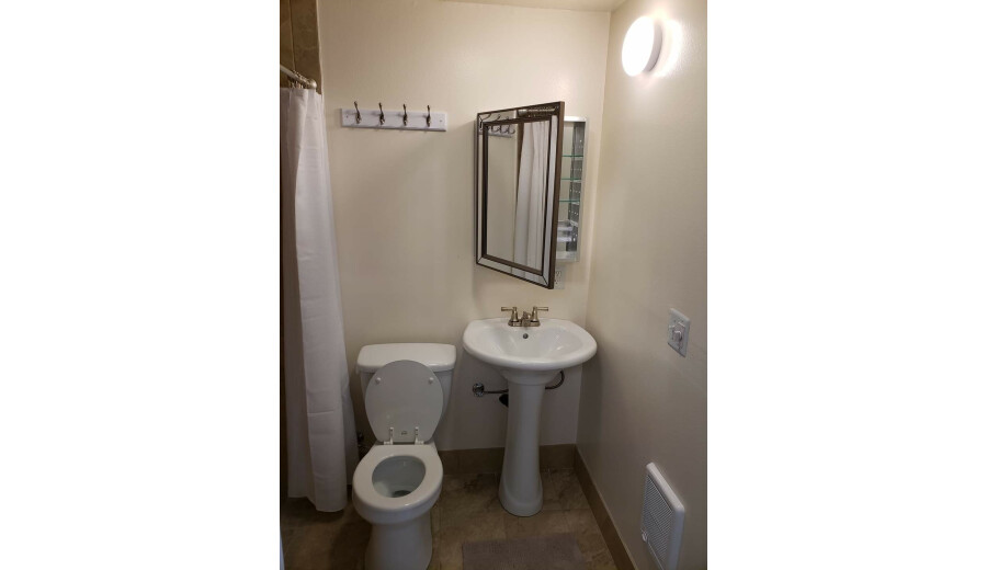 Здається студія -