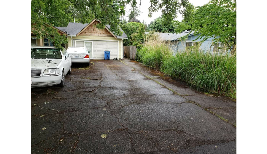 Здається студія -