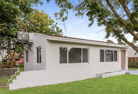 LOOKING FOR DREAM HOME? WELL, LOOK NO FURTHER!