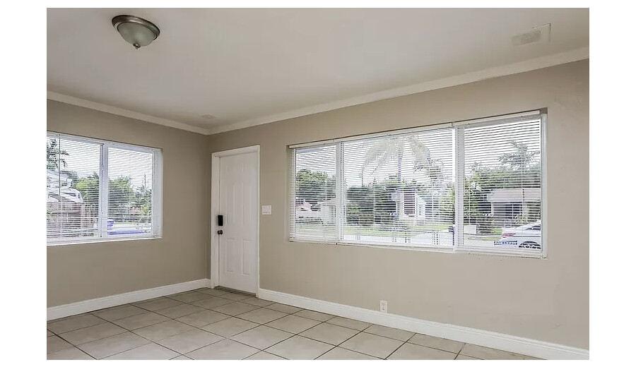 LOOKING FOR DREAM HOME? WELL, LOOK NO FURTHER! -