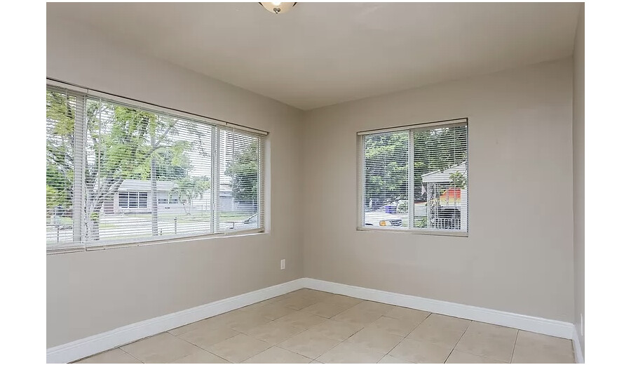 LOOKING FOR DREAM HOME? WELL, LOOK NO FURTHER! -