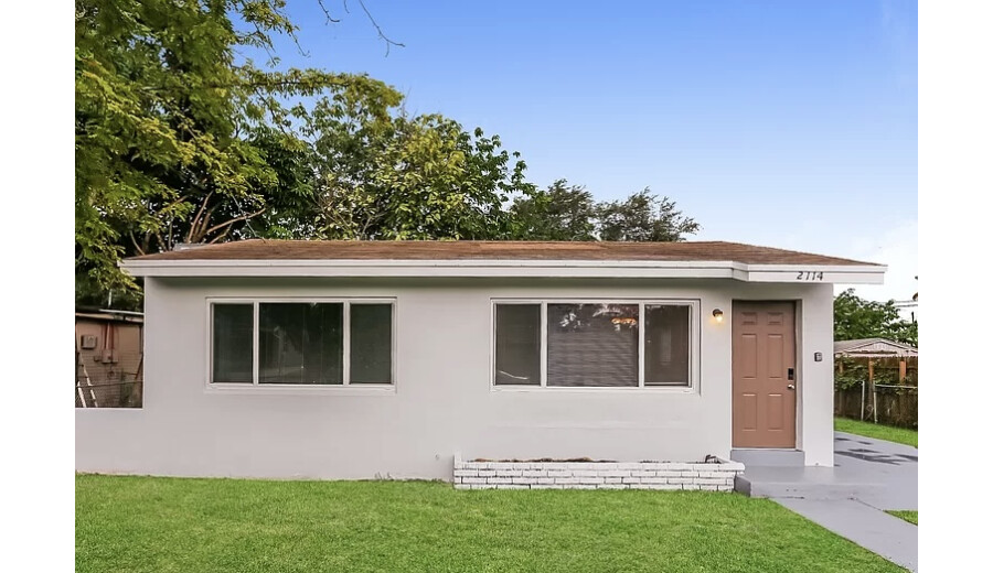 LOOKING FOR DREAM HOME? WELL, LOOK NO FURTHER! -