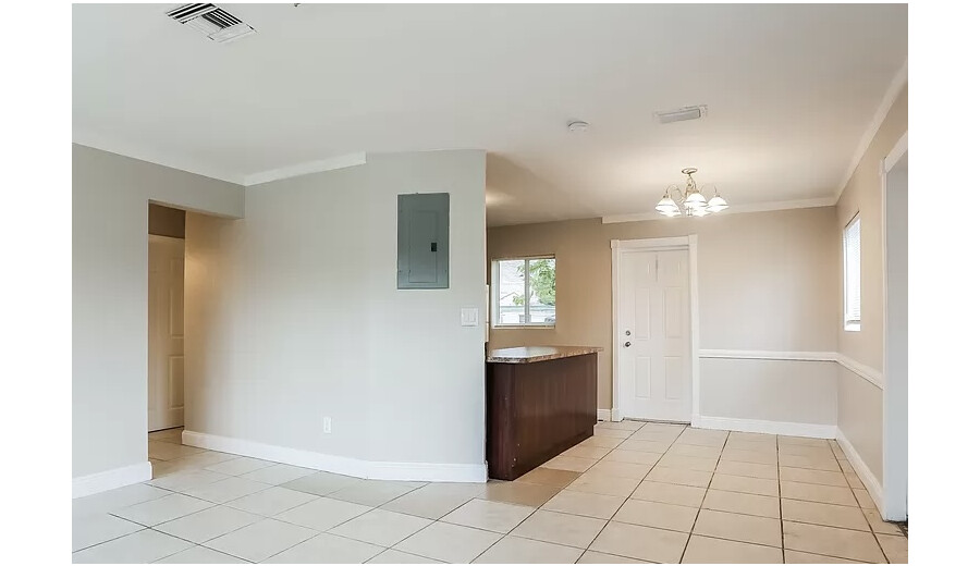 LOOKING FOR DREAM HOME? WELL, LOOK NO FURTHER! -