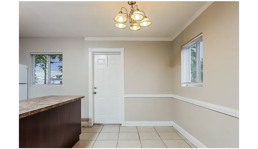 LOOKING FOR DREAM HOME? WELL, LOOK NO FURTHER! -