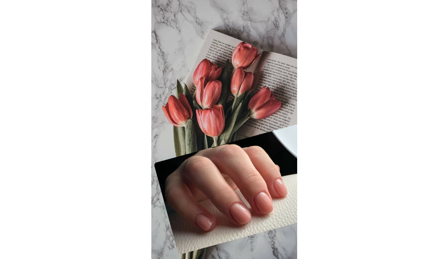 Майстер манікюру -