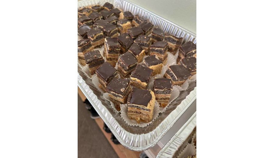 Домашній дріжджовий хліб та різні смаколики -