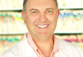 Лікар Олександр Рубінштейн займається стоматологією понад 25 років