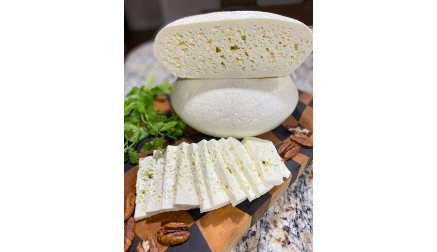 Домашній сир та сметана -