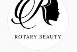 Професійний майстер з нарощування вій