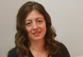 Tatiana Townsend є ліцензованим остеопатом (DOMP), масажистом (RMT)