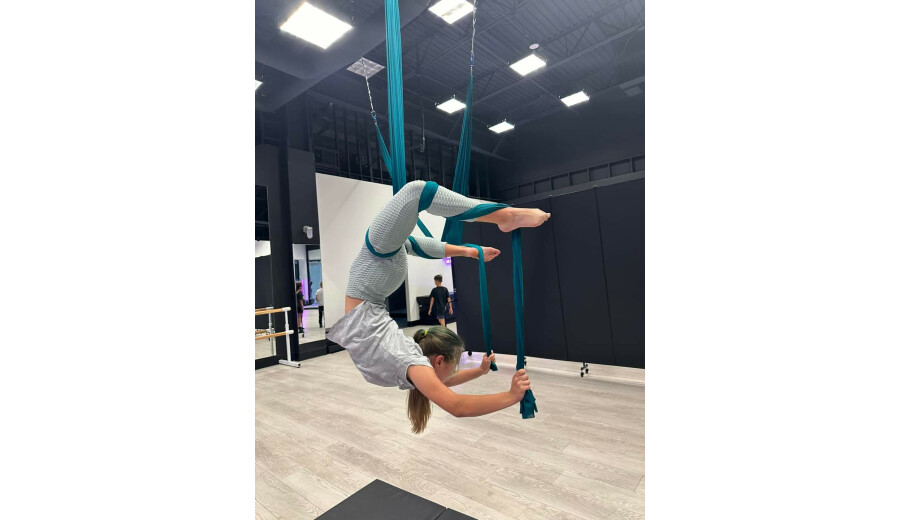 Повітряна гімнастика для дітей та дорослих -