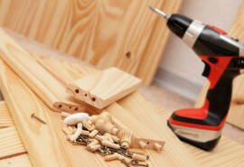 Складання установка кухонь дерев'яних меблів