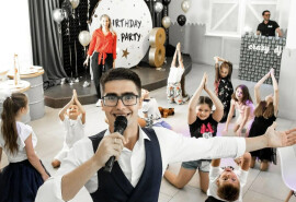 Мене звуть Валентин, я професійний ведучий та організатор заходів